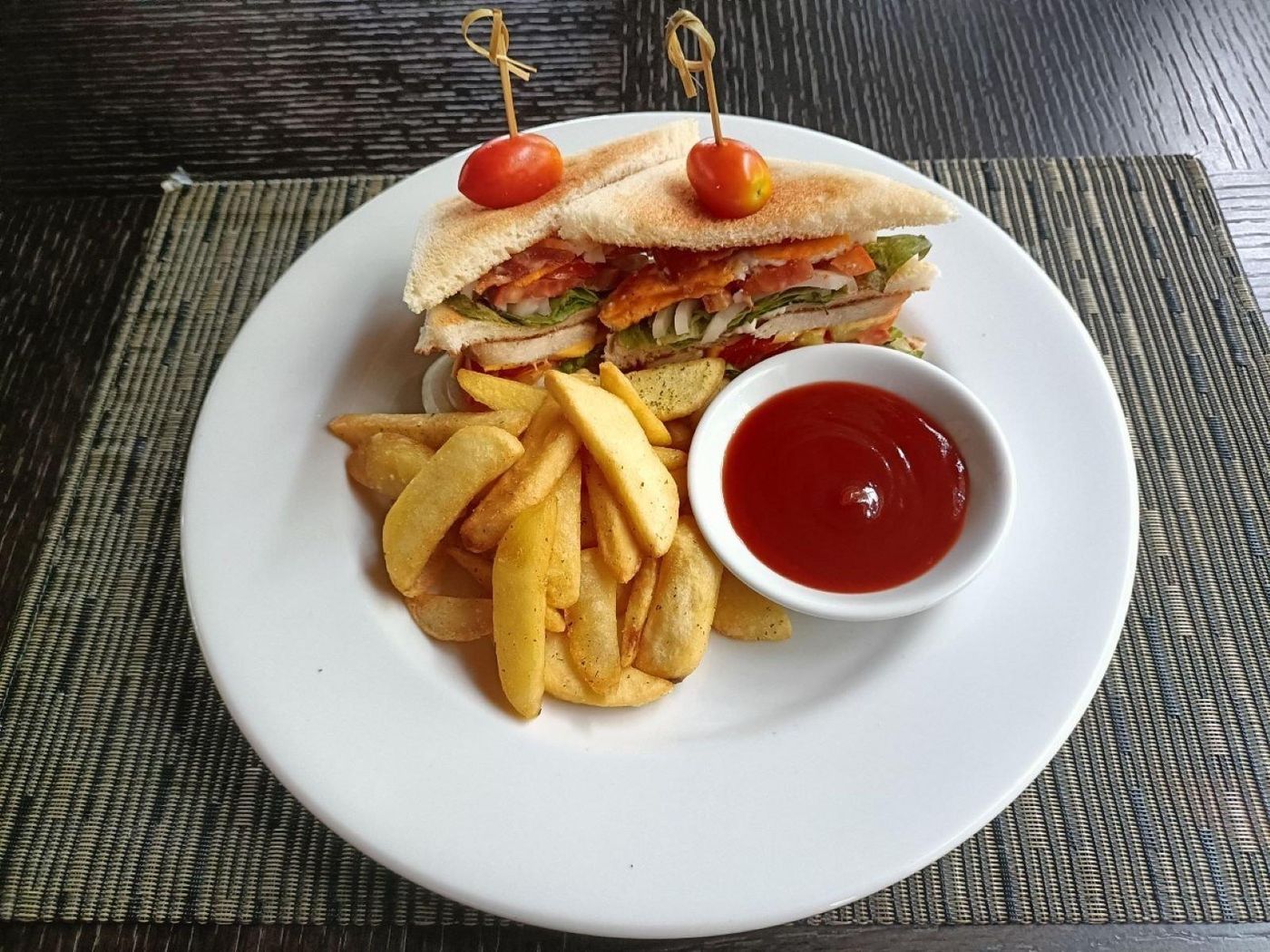 Crowne-Plaza-Phuket-Panwa-Beach-Restaurant-76