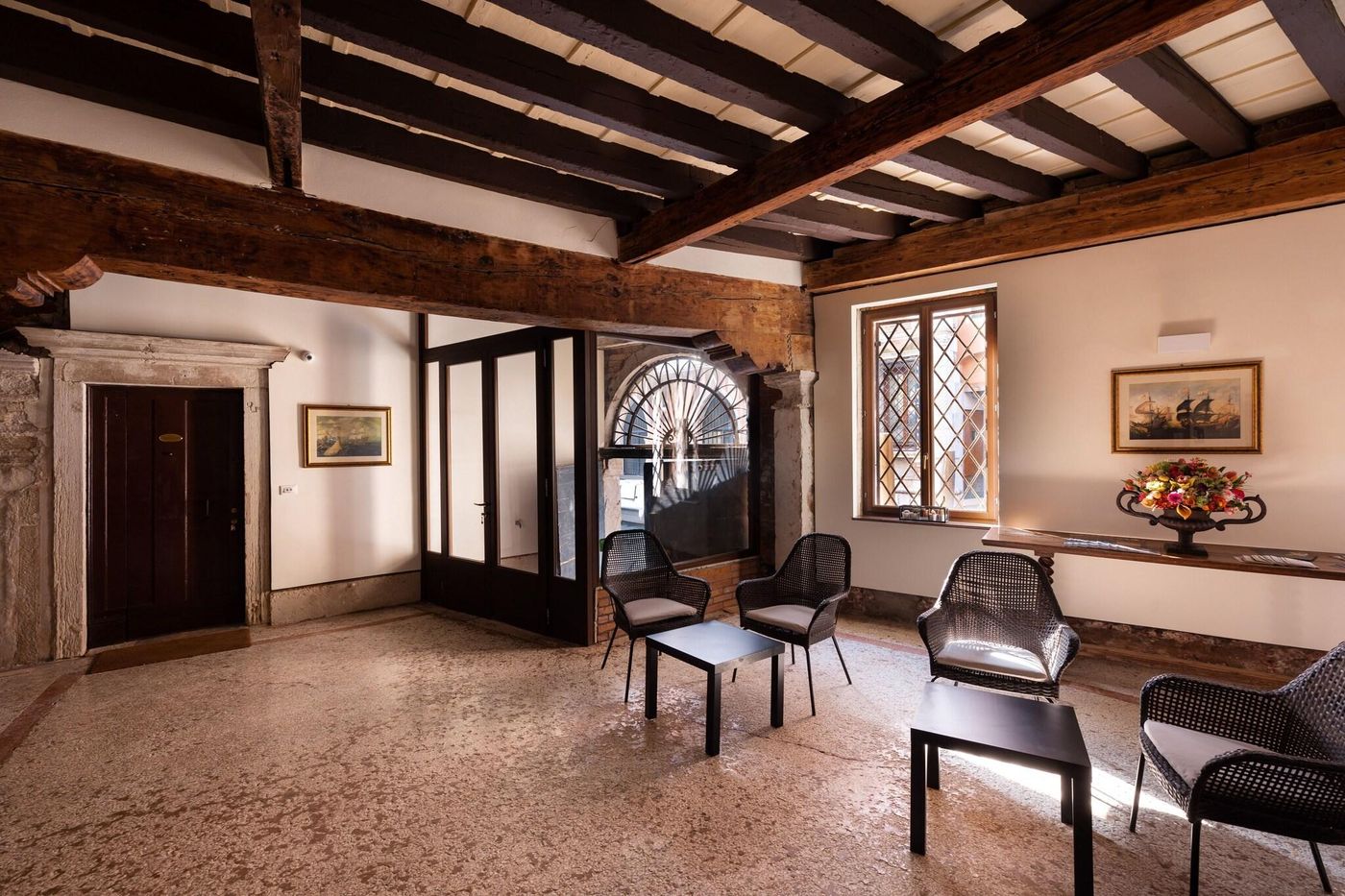 Residence Ca' Foscolo-Italy-Venezia-Lobby-9