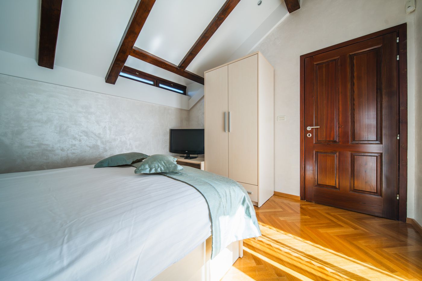 Villa-Franica-Room-19