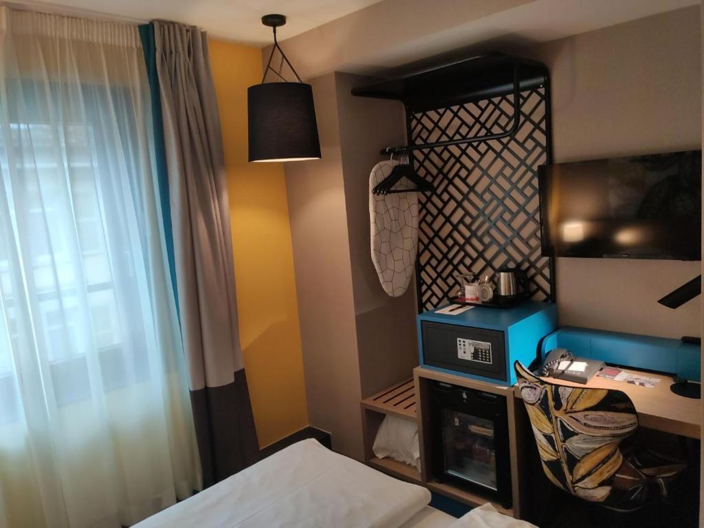 Hotel Swiss Chocolate by Fassbind-Switzerland-ZURICH-Room-10