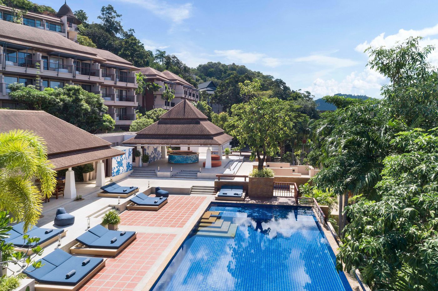 Avani-Ao-Nang-Cliff-Krabi-Resort--SHA-Extra---Pool-1