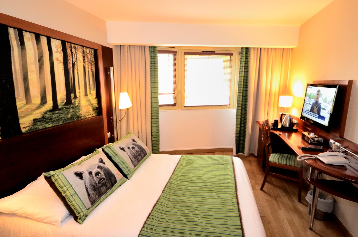 Green-Hotels-Confort-Paris-13-Room-10