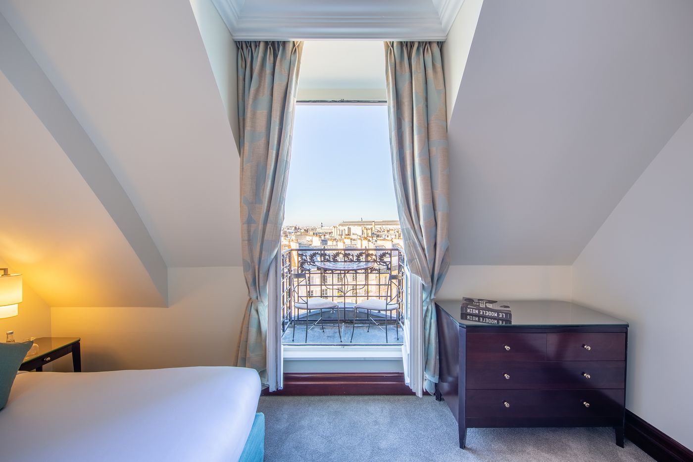 Hotel-Signature-Saint-Germain-des-Pres-Room-41