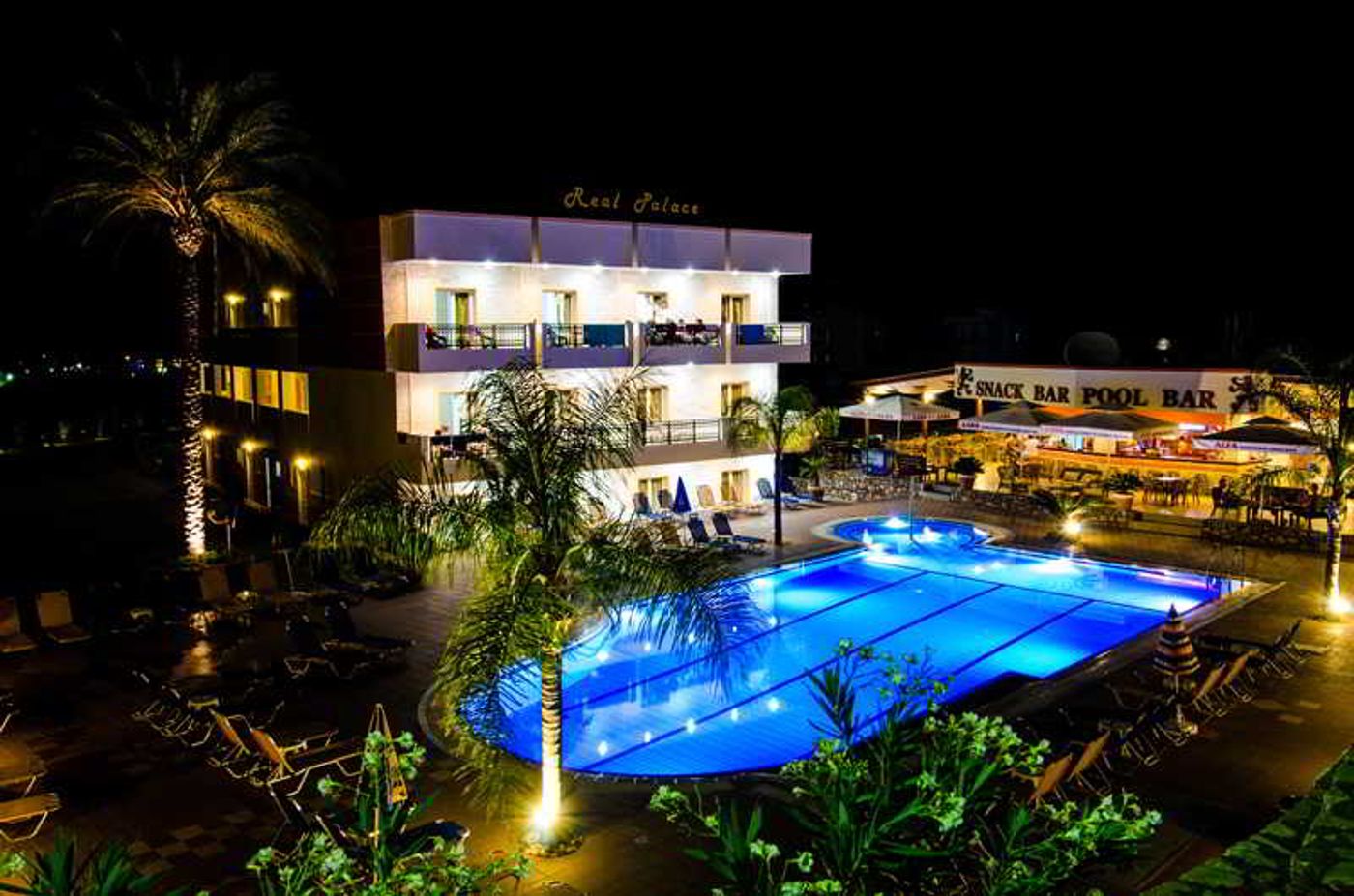 Real-Palace-Hotel---Studios-Pool-18