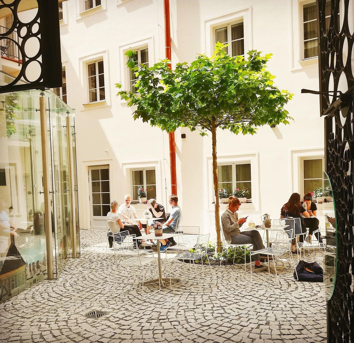 Old-Royal-Post-Hotel-Terrace-76