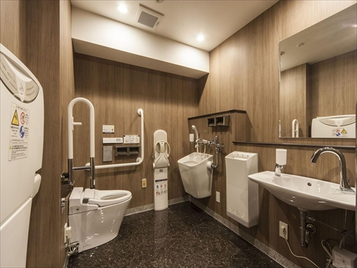 APA Hotel Ochanomizu-Ekikita-Japan-Tokyo-General view-5