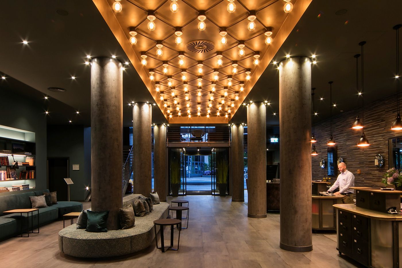 Ameron-Abion-Spreebogen-Waterside-Lobby-16