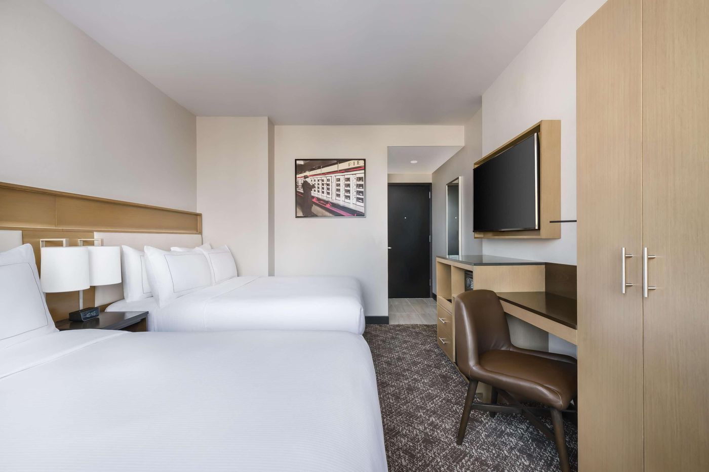 DoubleTree-by-Hilton-New-York-Times-Square-South-Room-2