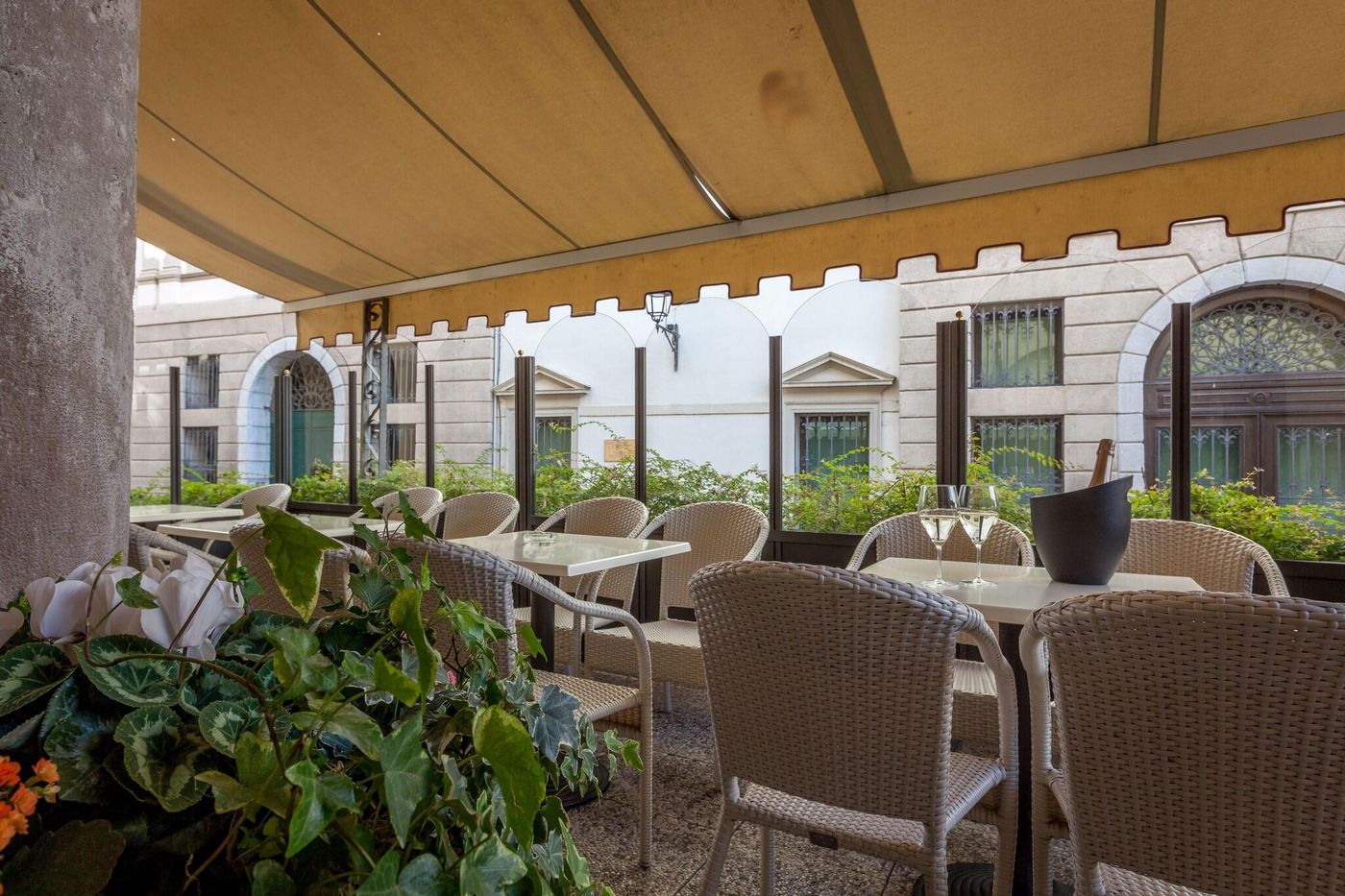 Best-Western-Hotel-Canon-d-Oro-Terrace-55