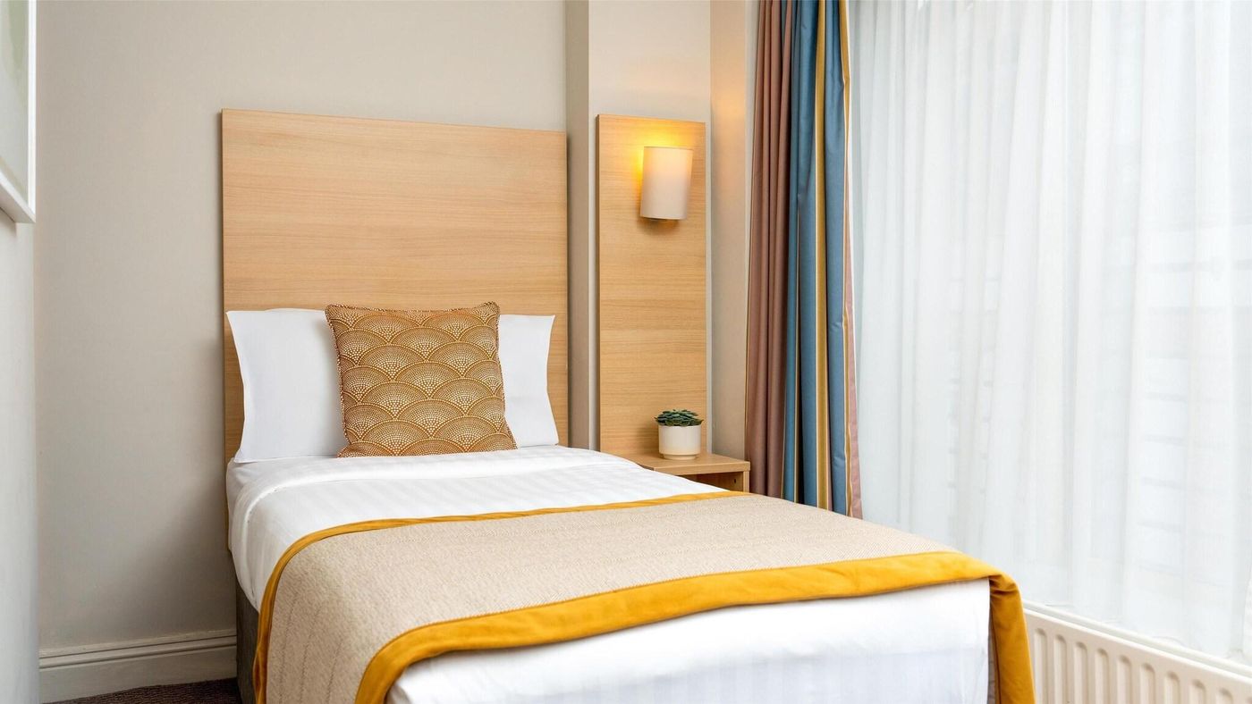 The-Fleet-Hotel-Room-37