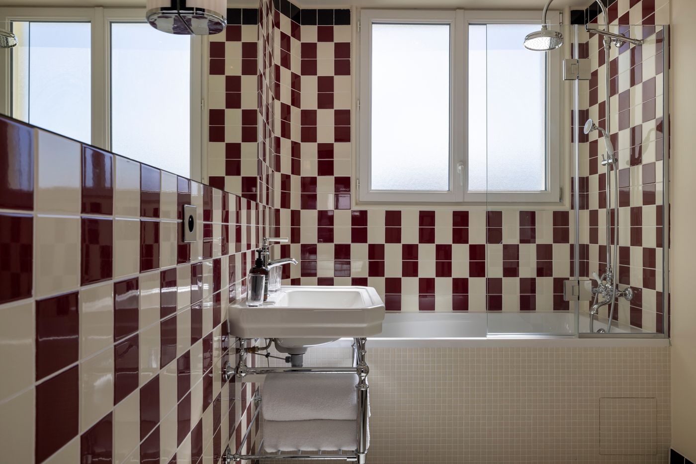 La Conversation-France-PARIS-Room-10