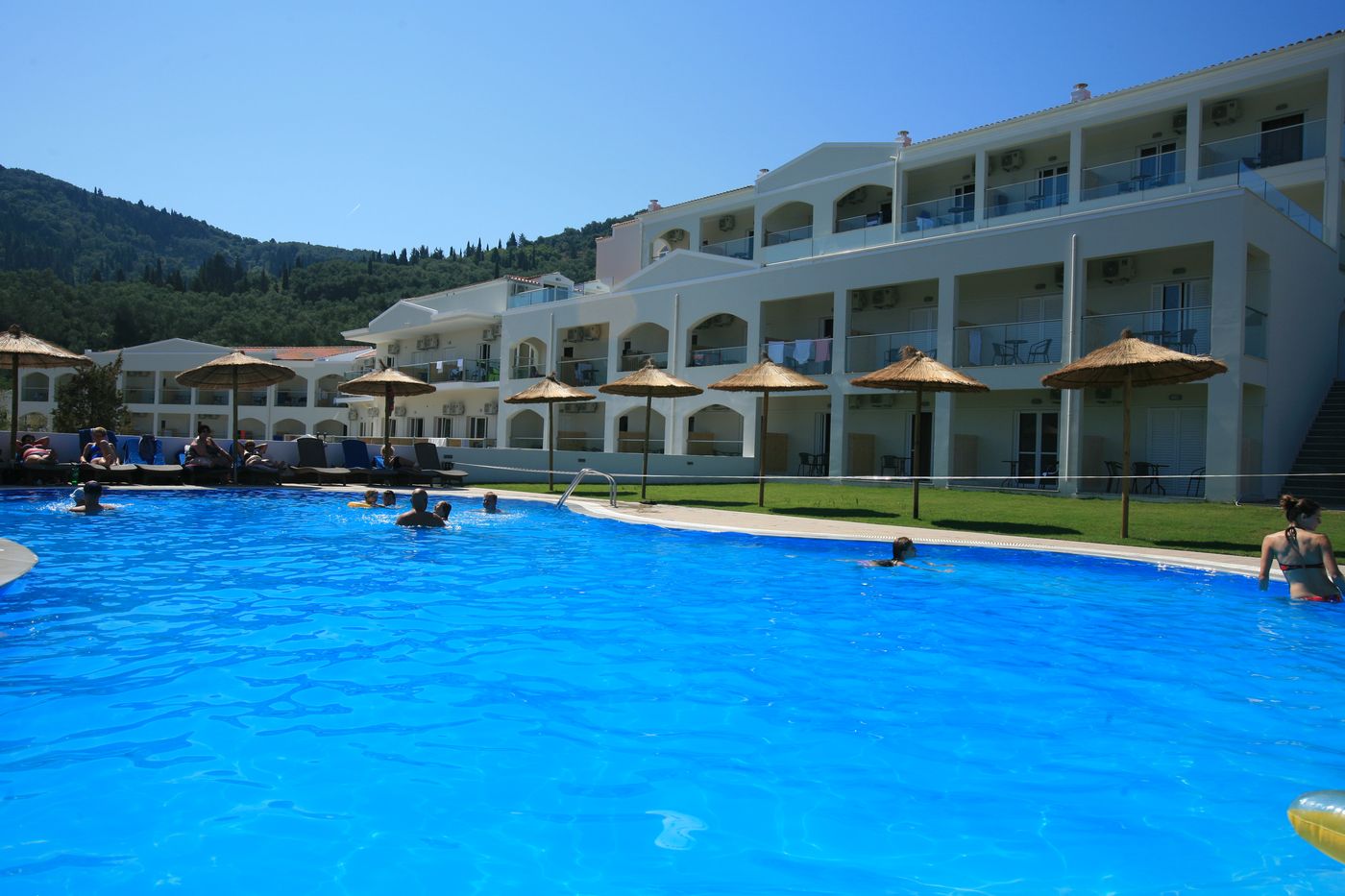 Saint-George-Palace-Hotel-Beach-3