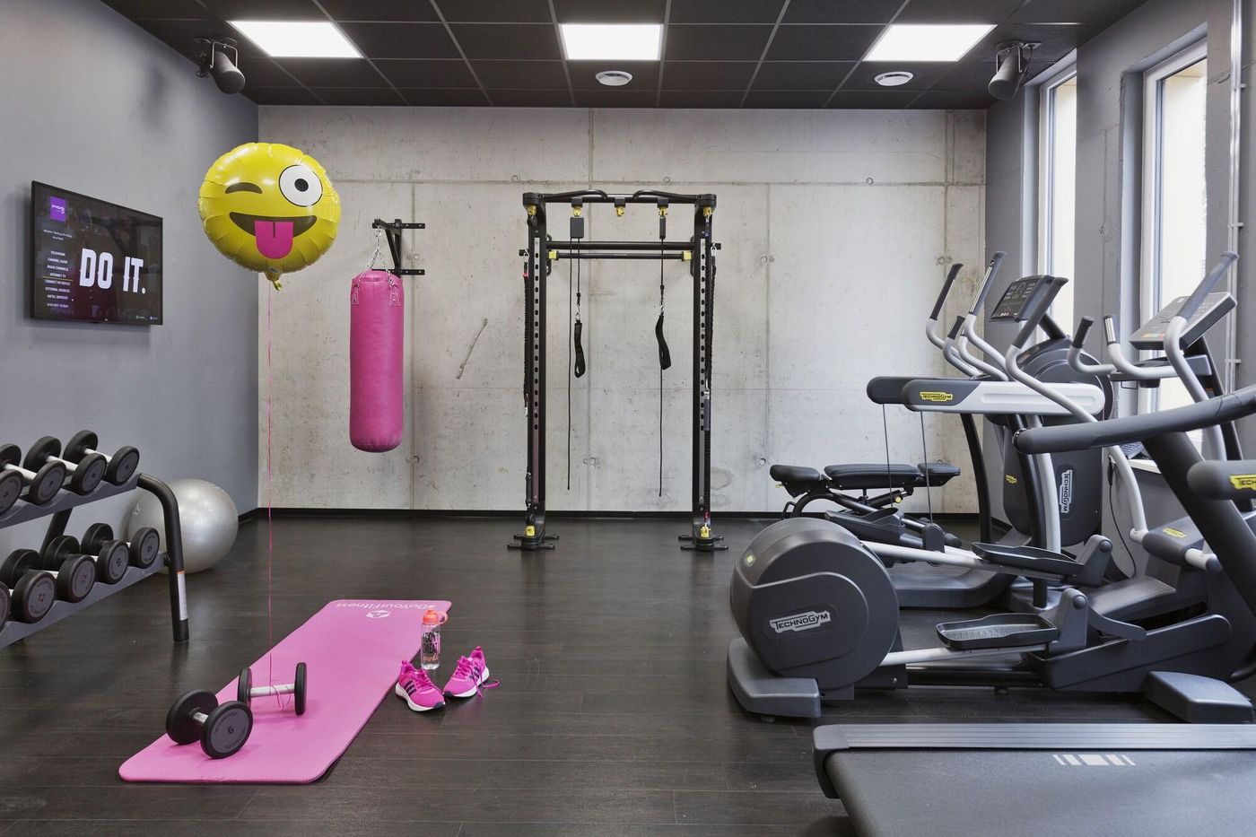 Moxy Frankfurt East - Germany - Frankfurt am Main - Sports and Entertainment - 0