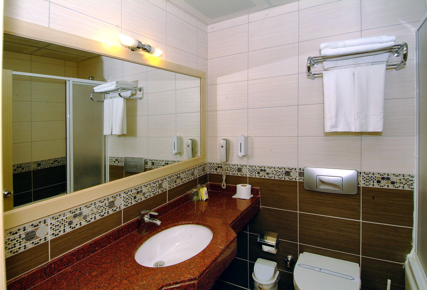 Gardenia-Beach-Room-35