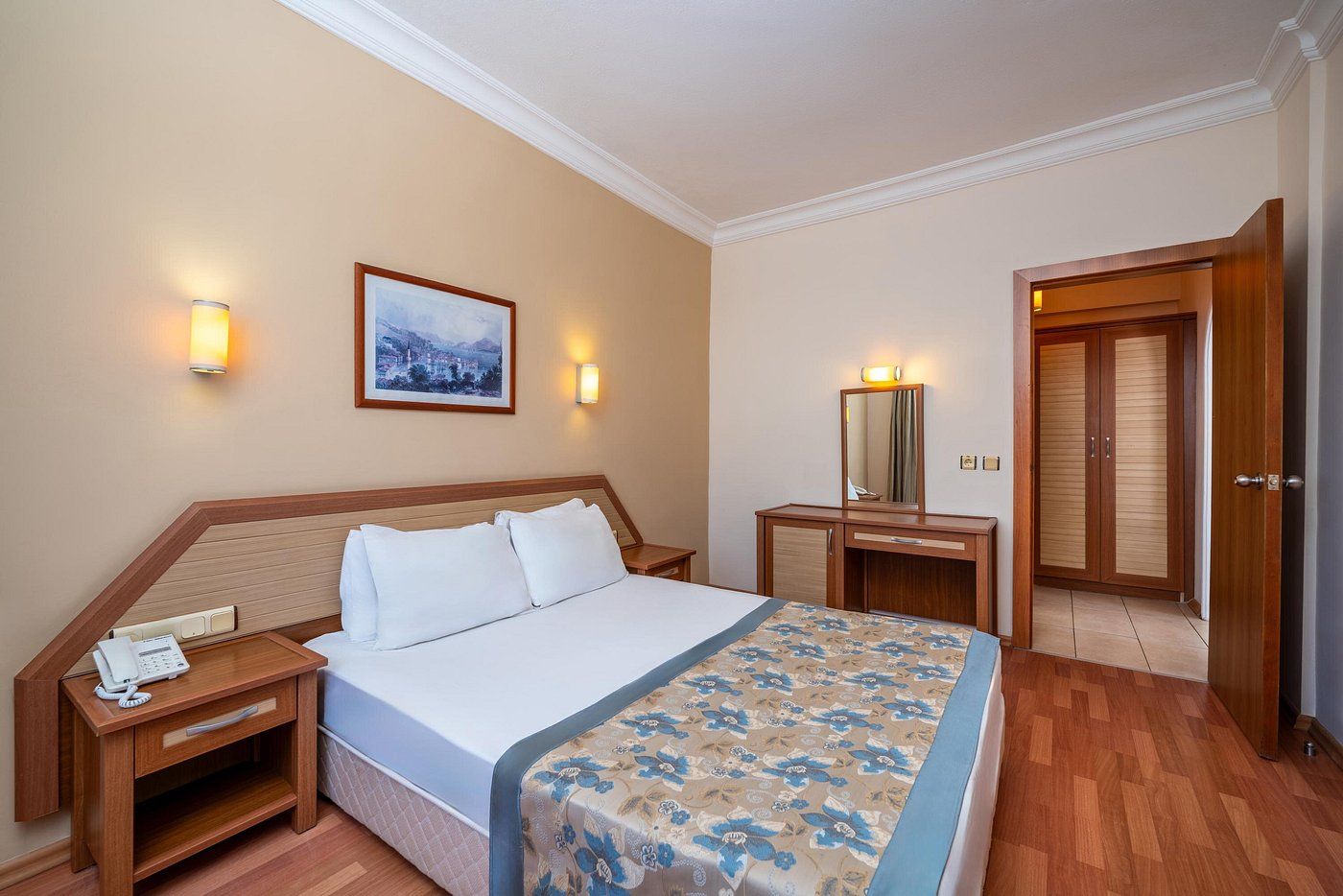 Titan-Garden-Hotel-Room-17