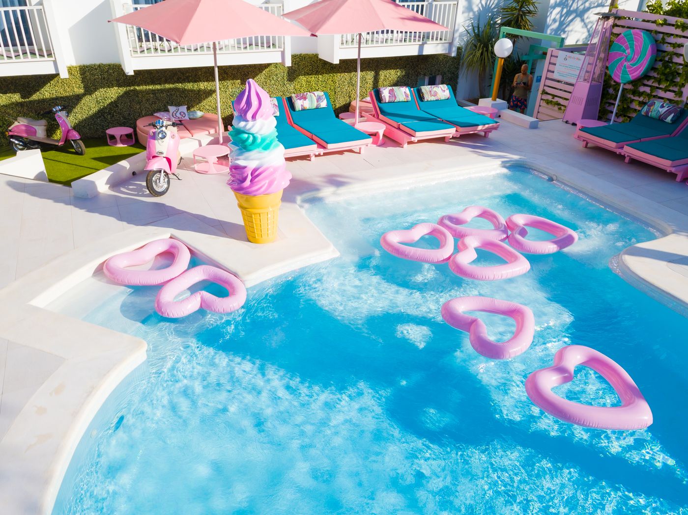 Wi-Ki-Woo-Hotel-Ibiza---Adults-Only-Pool-6