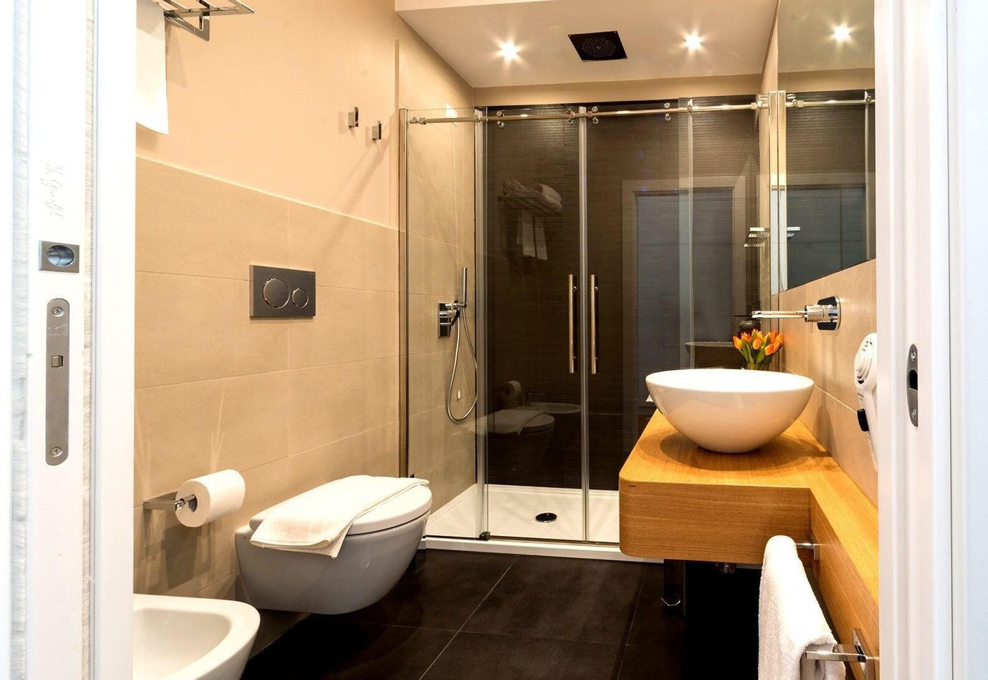 900-Piazza-Del-Popolo-Room-33