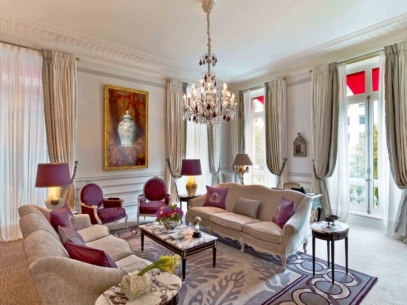 Hotel-Plaza-Athenee-Room-30