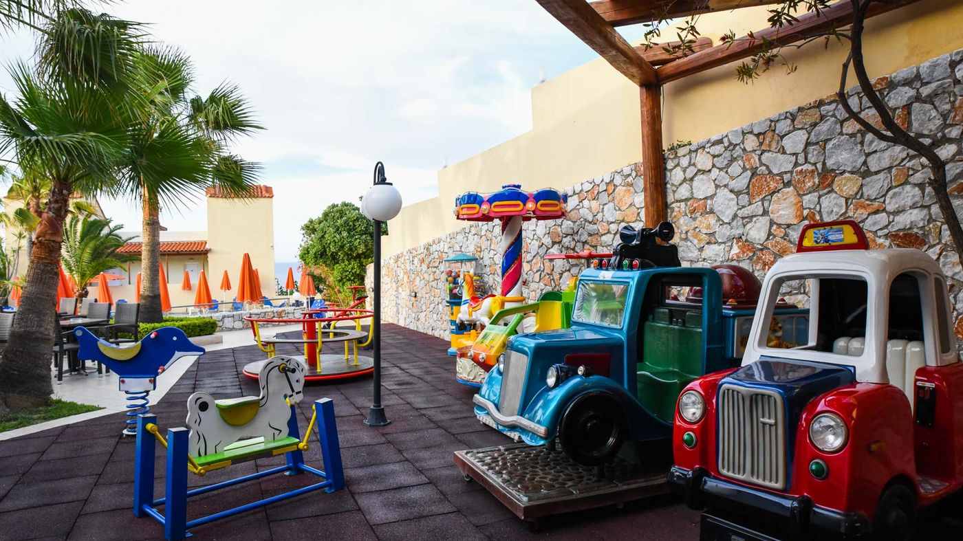 Theo-Hotel-Sports-and-Entertainment-76