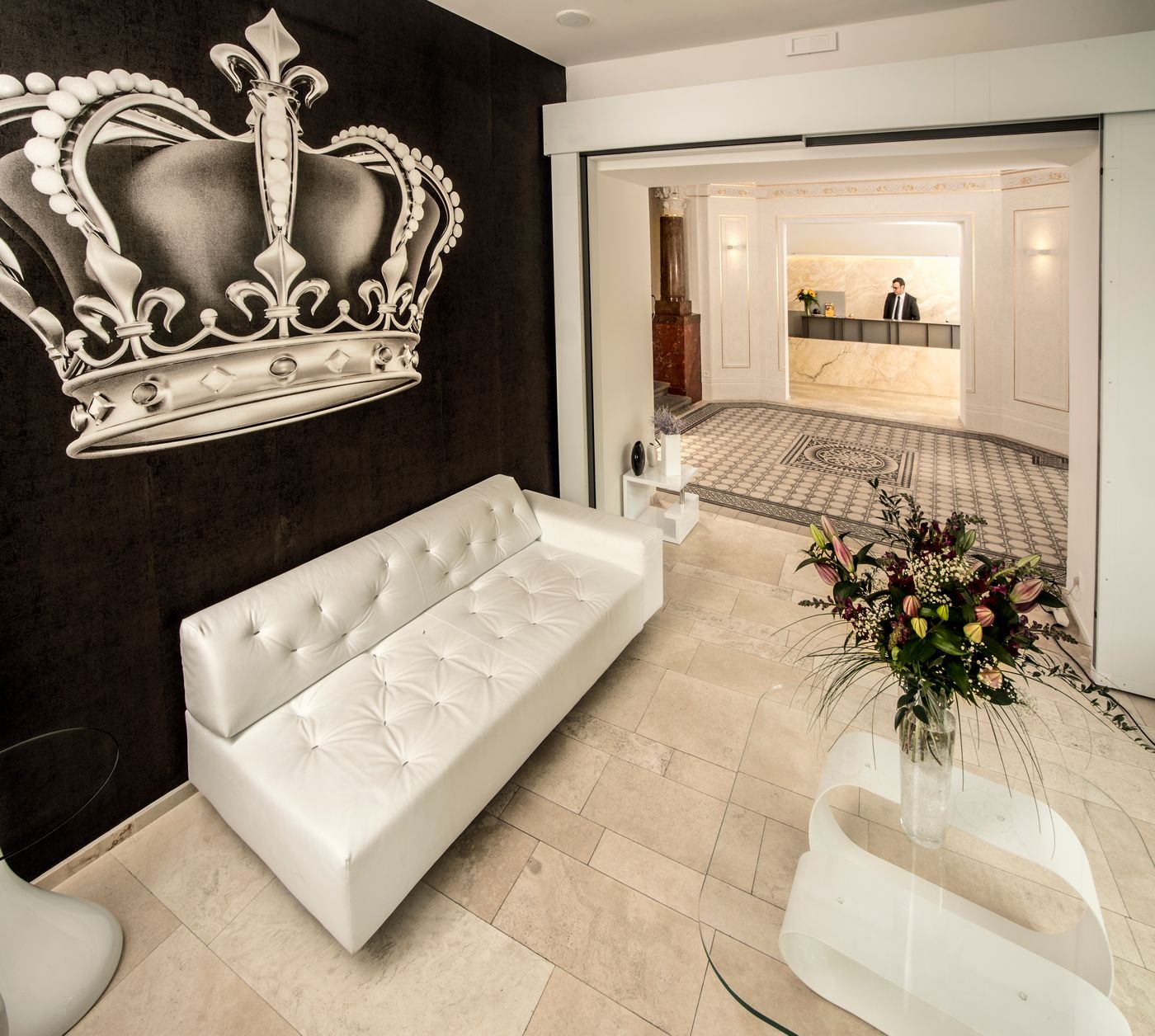 Golden-Crown-Lobby-3