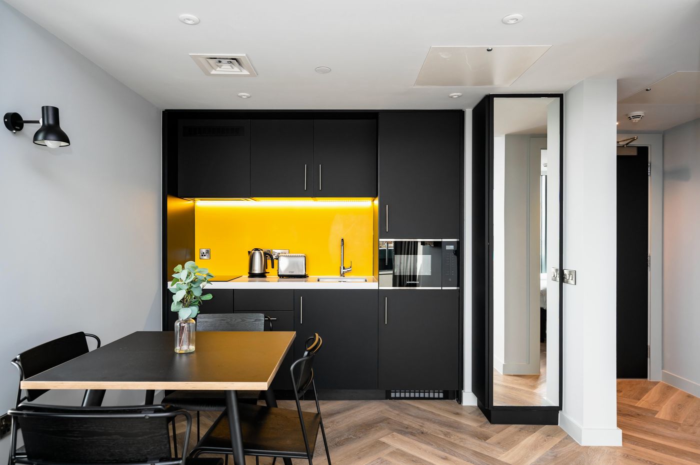 Staycity-Aparthotels-Tivoli-Room-7