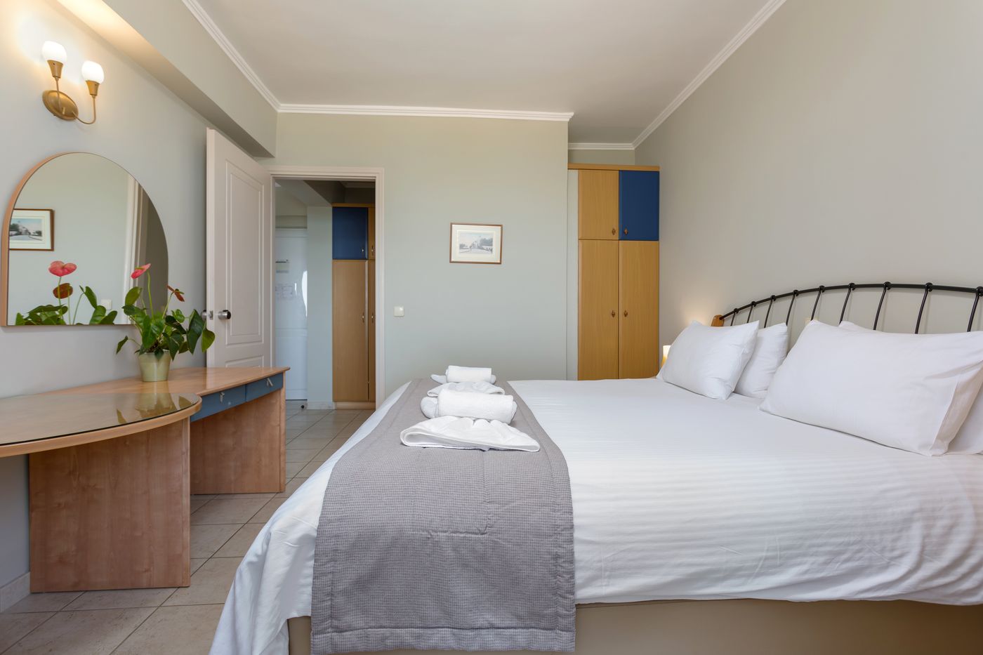 Xenos-Kamara-Beach-Room-24