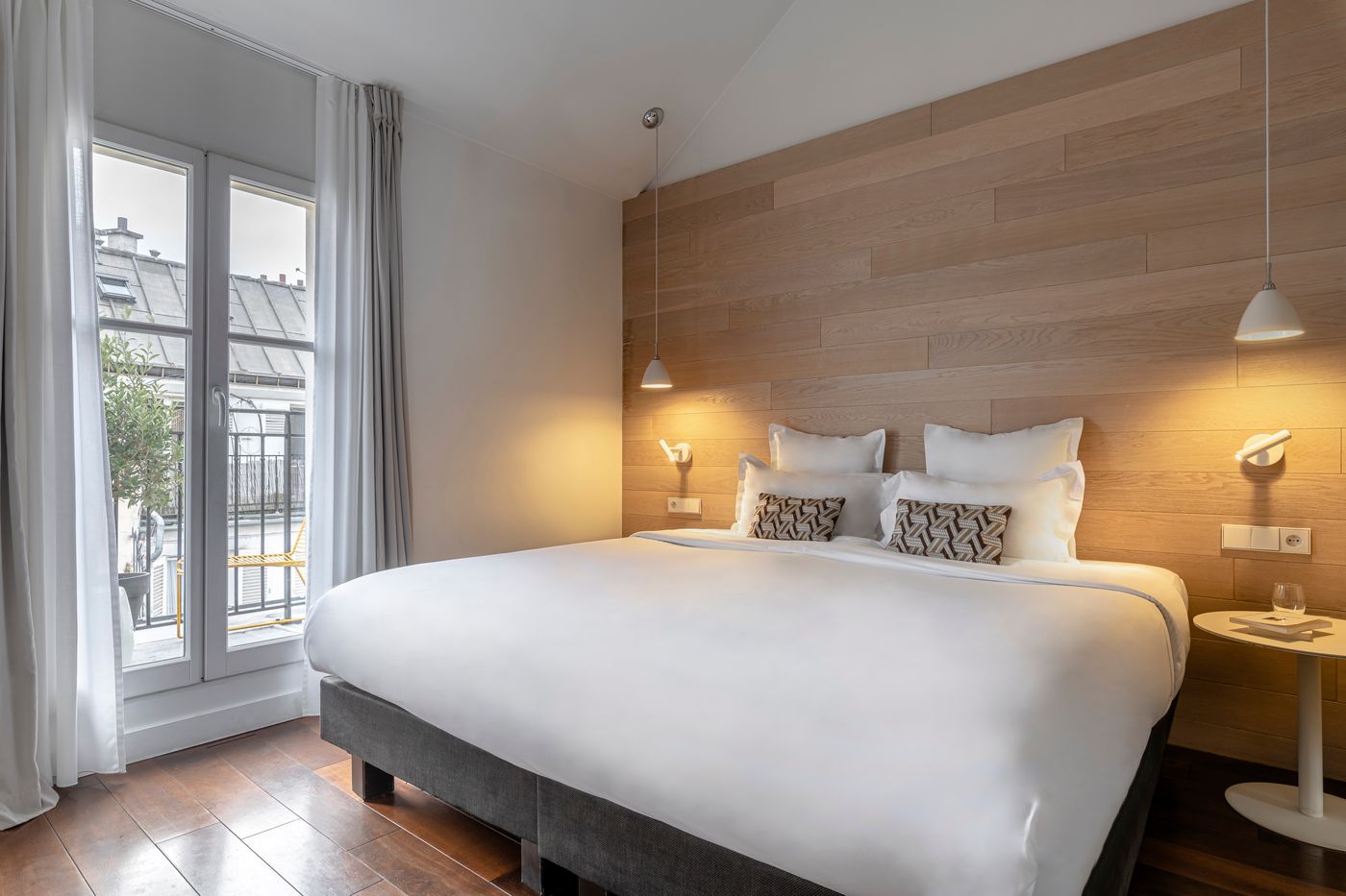 9Hotel-Opera-Room-14