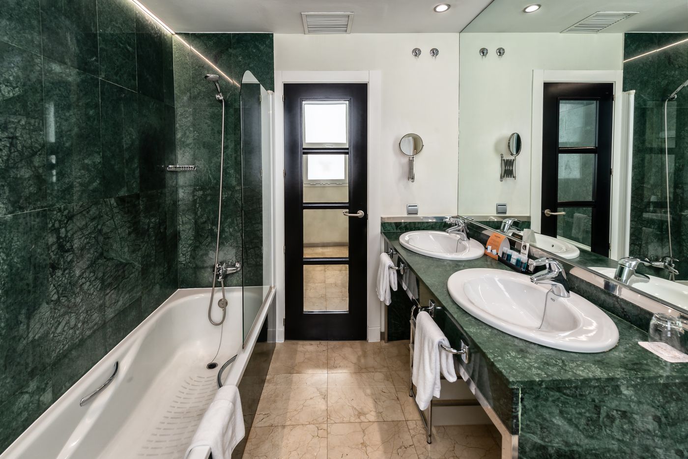 Hotel-Mariposa-Room-18