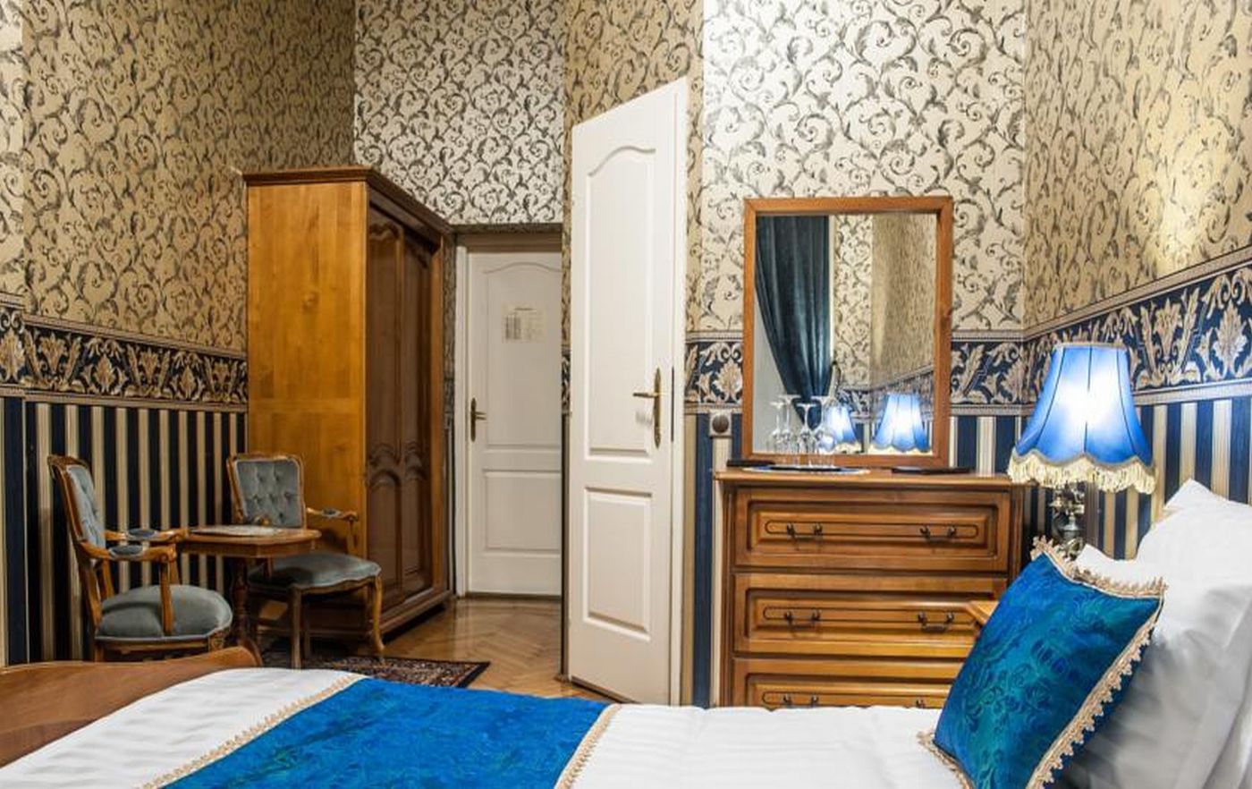 Cotton-House-Budapest-Room-15