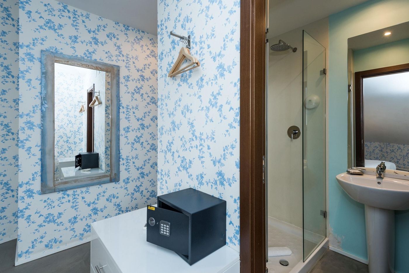 Alfama---Lisbon-Lounge-Suites-Room-82