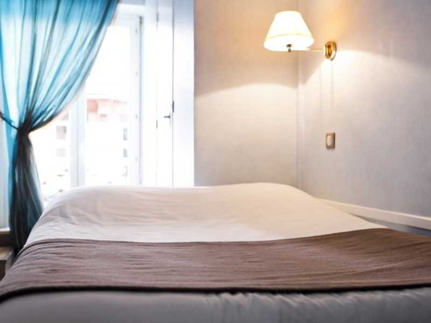 Hotel Du Dauphin - France - LYON - General view - 9