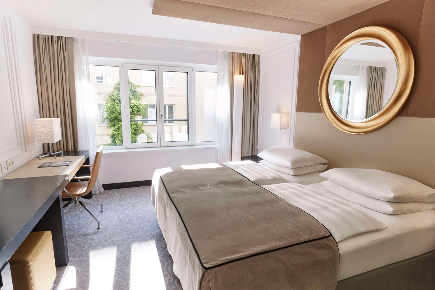 Hotel-Vier-Jahreszeiten-Kempinski-Munich-Room-68