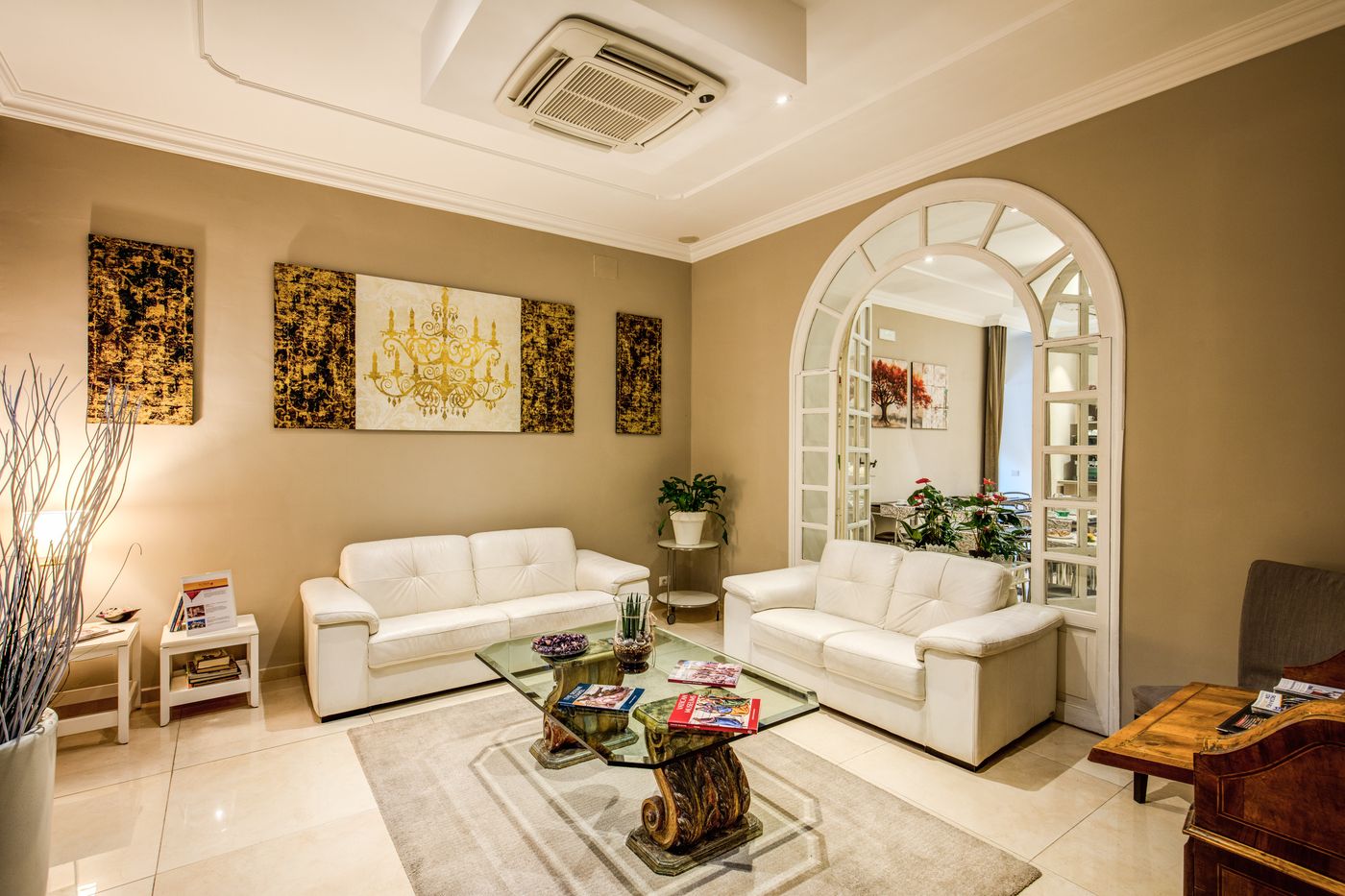 Rome-Garden-Lobby-13