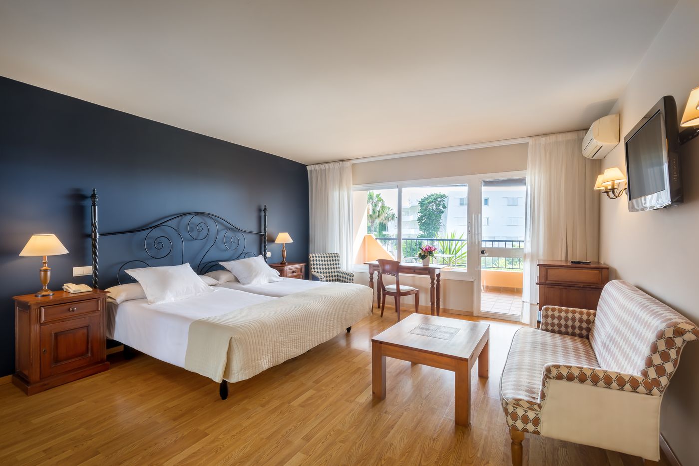 Hotel-Guadalmina-Spa---Golf-Resort-Room-29