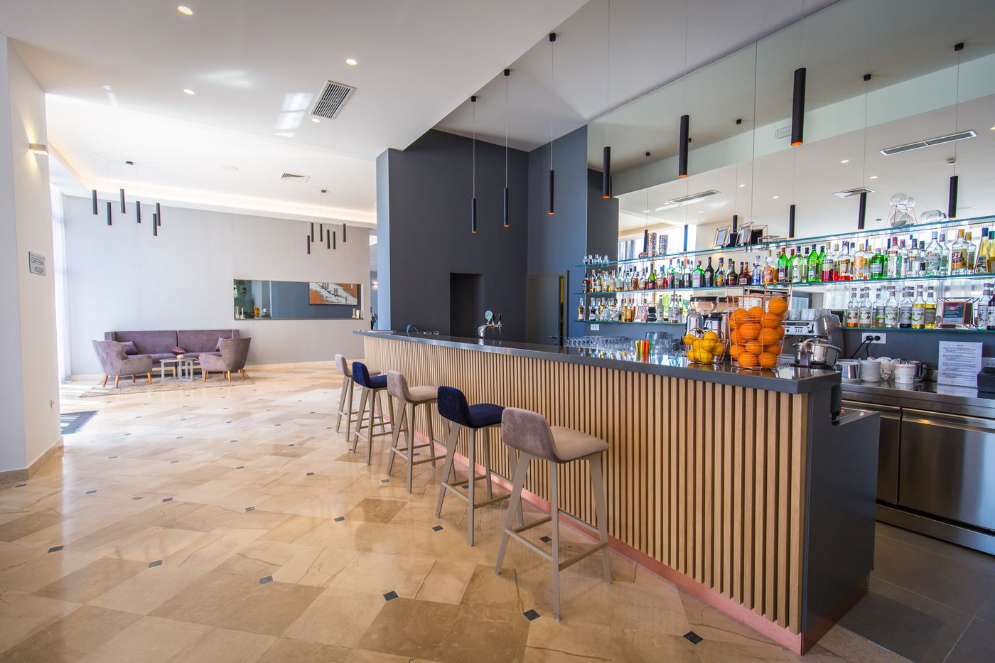 Hotel-Holiday-Bar-46