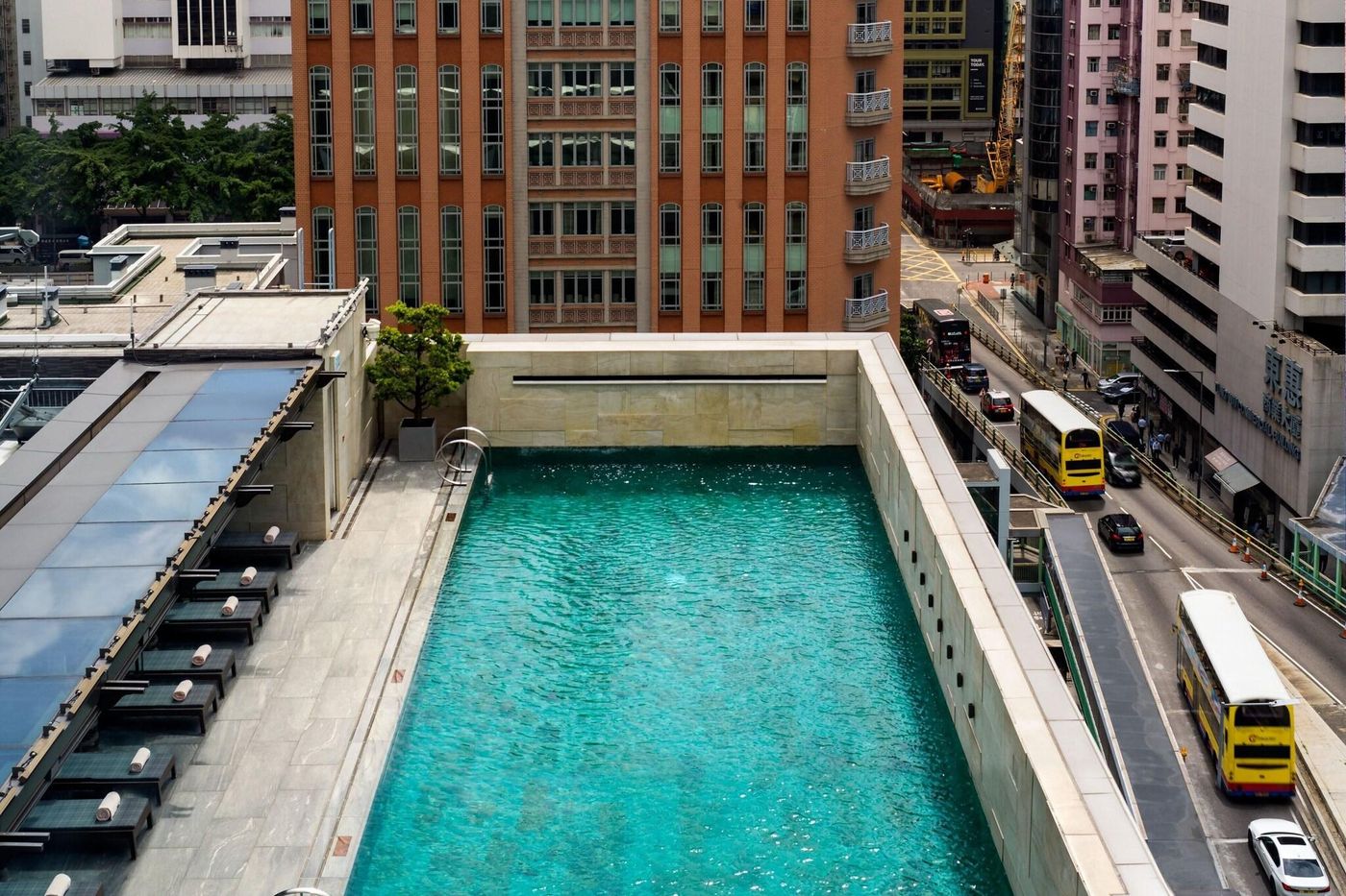 The-St-Regis-Hong-Kong-Pool-3