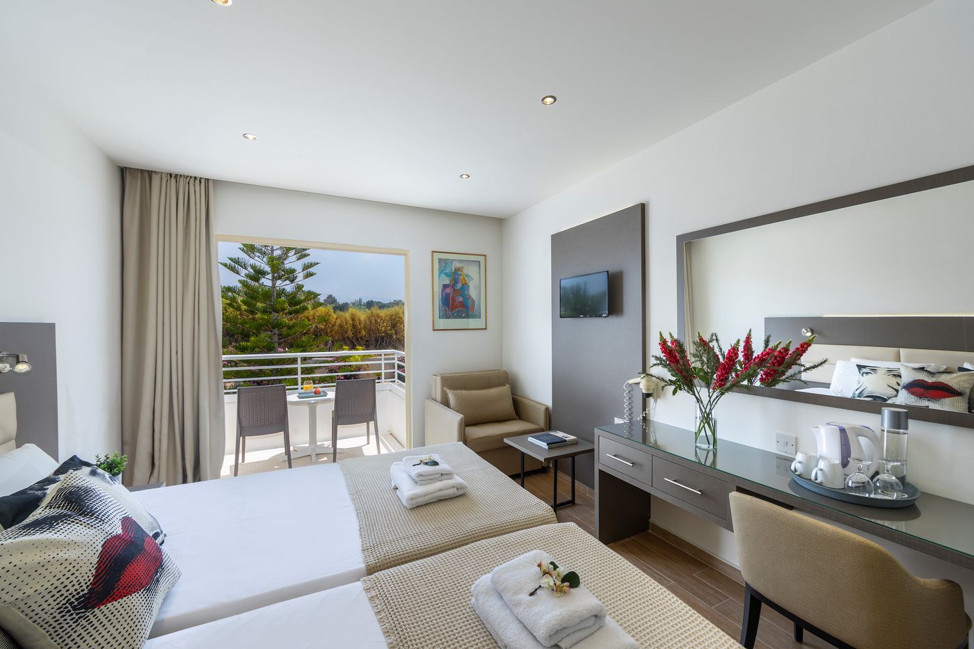 Queens-Bay-Hotel-Room-32