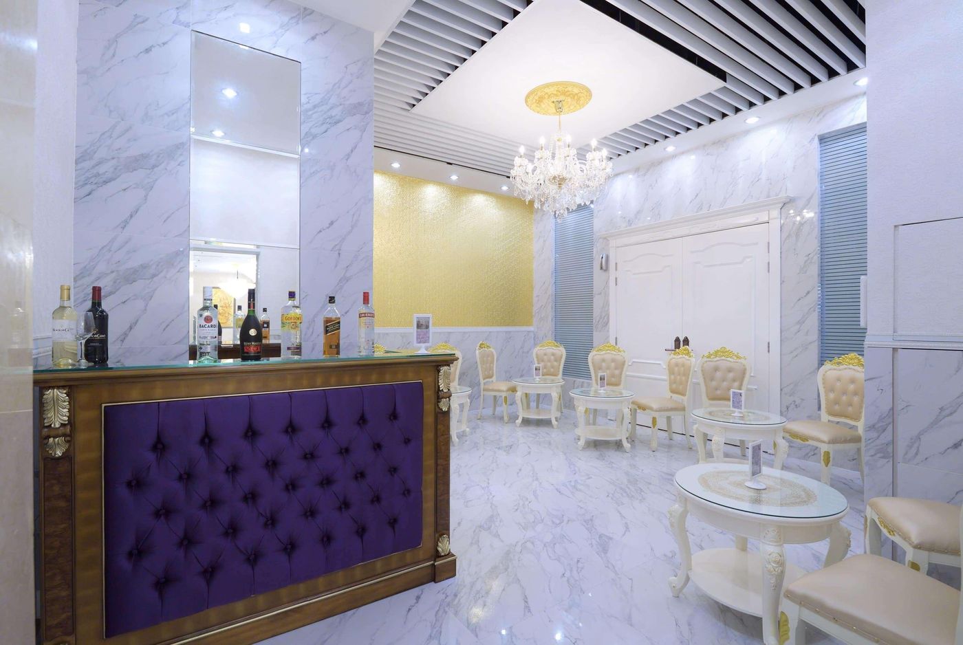 Ramada-Hong-Kong-Grand-View-Bar-9