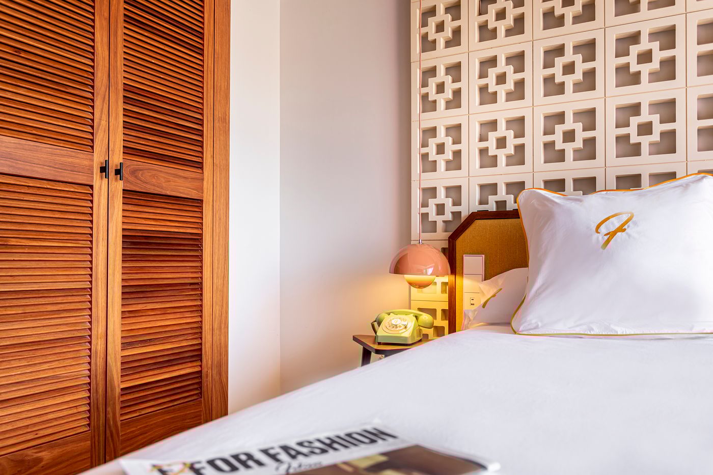 Estudios-Tropicana-Room-41