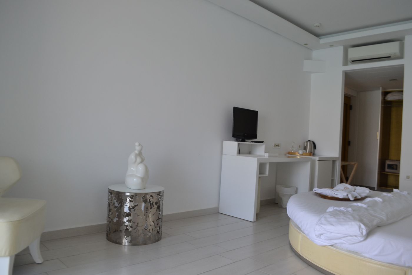 Diamond-Deluxe-Room-41