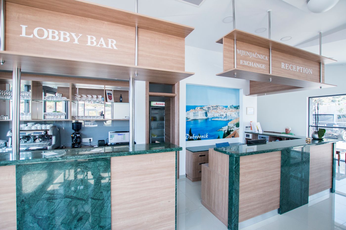 Hotel-Villa-Paradiso-2-Bar-16