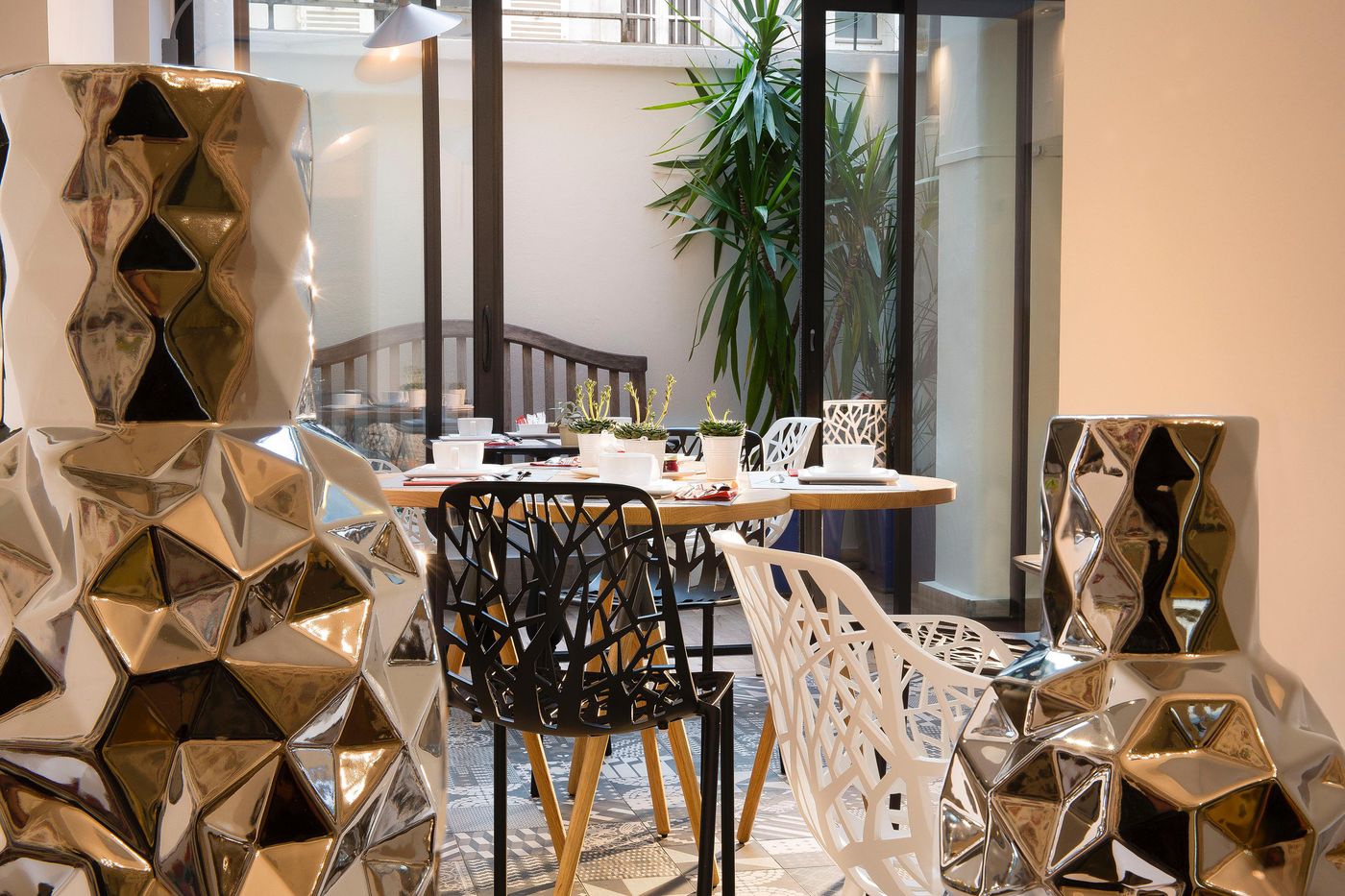 Elysees-8-Restaurant-10