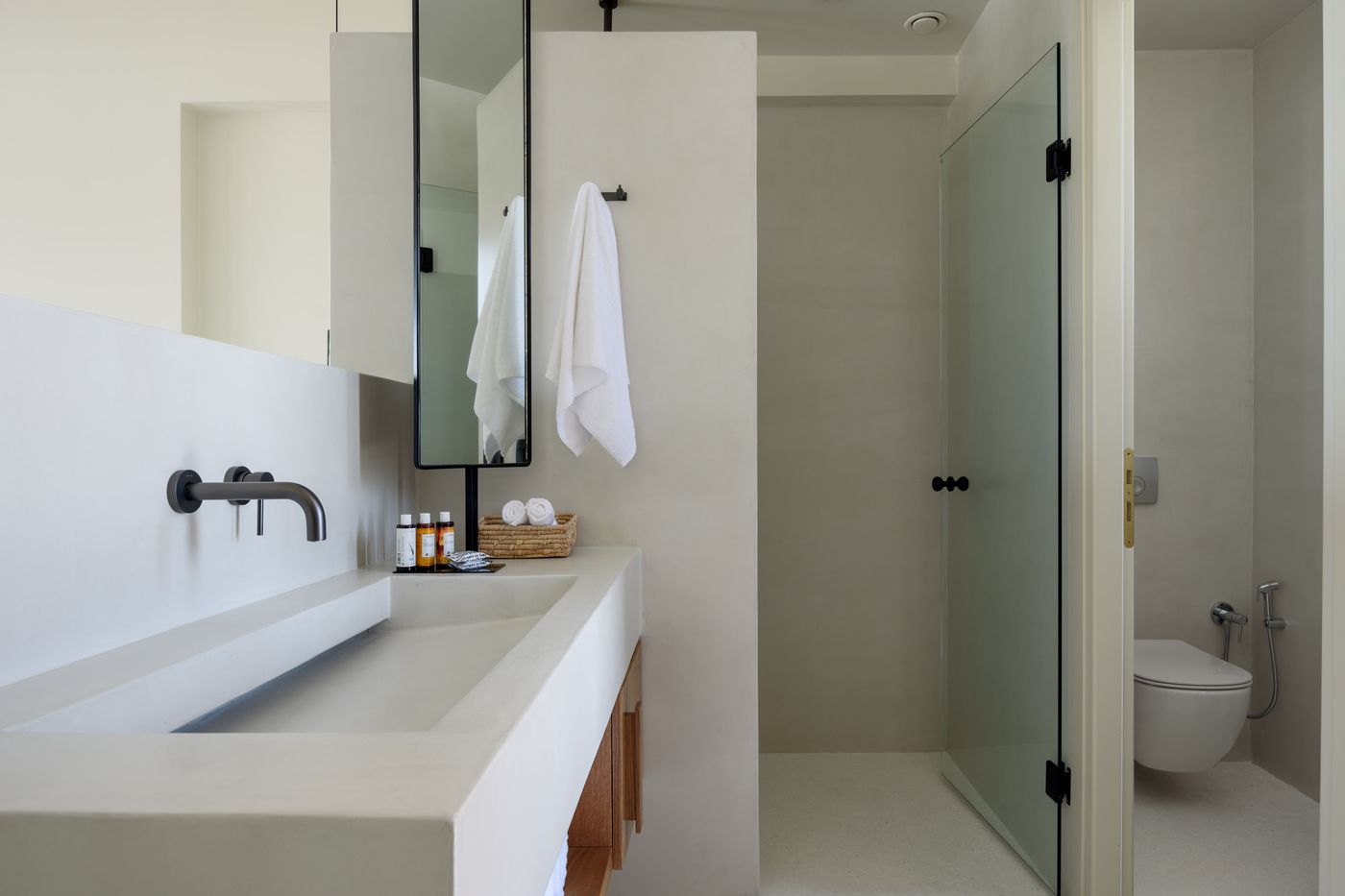 Potnia-Theron-Suites-Room-42