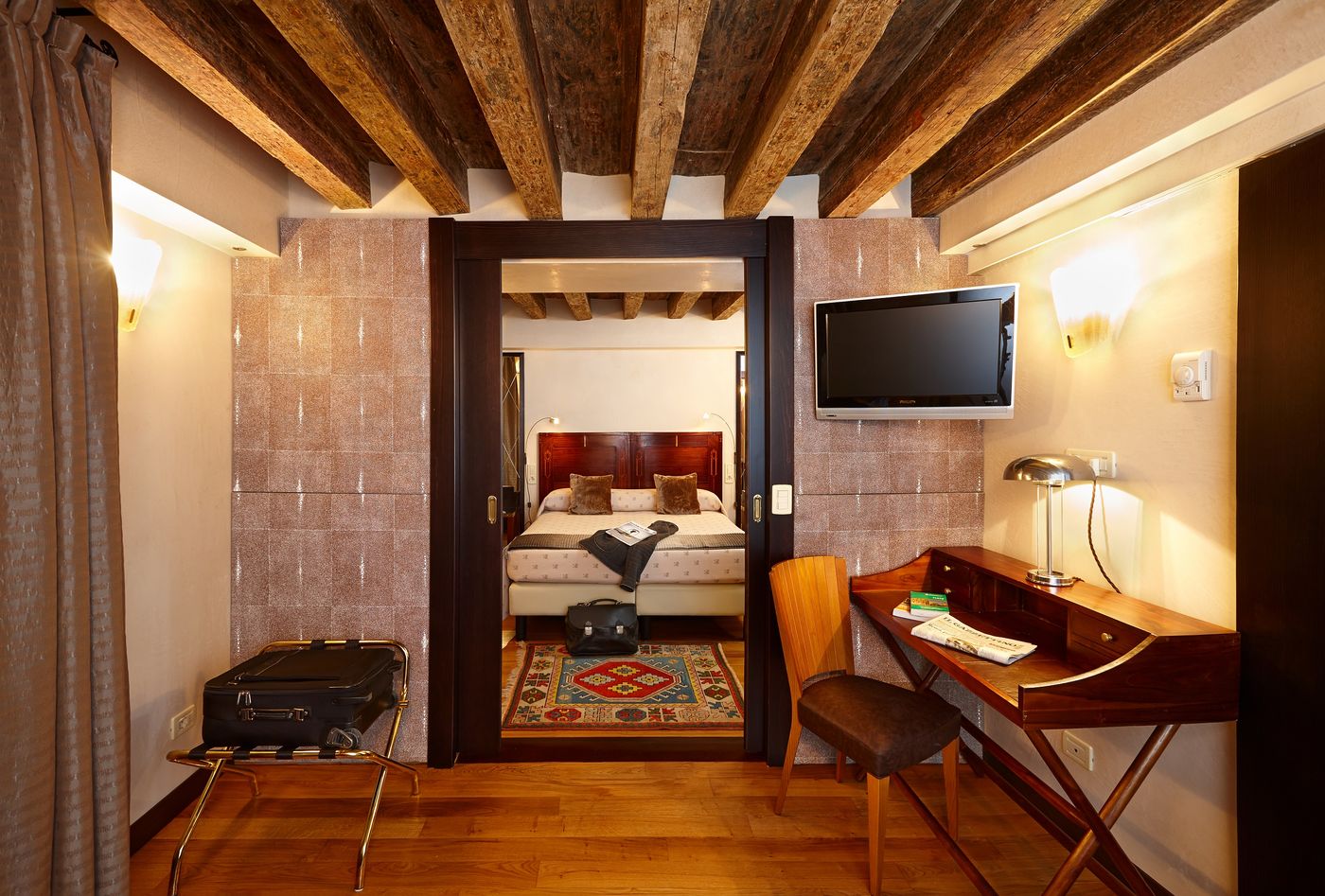 Saturnia---International-Room-1