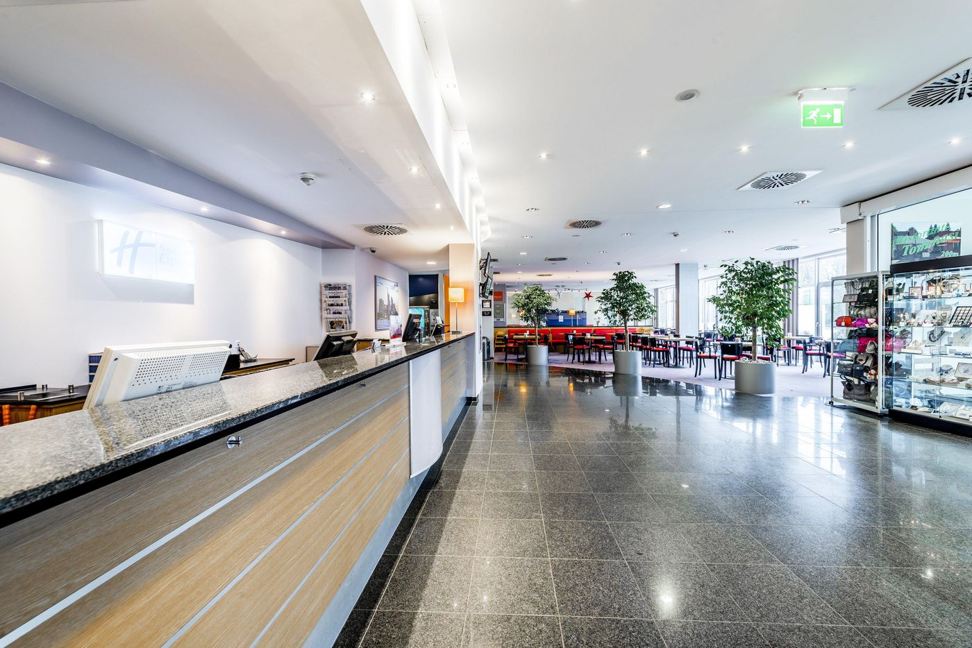 Holiday Inn Express Frankfurt Airport - Germany - MOERFELDEN-WALLDORF - Lobby - 4