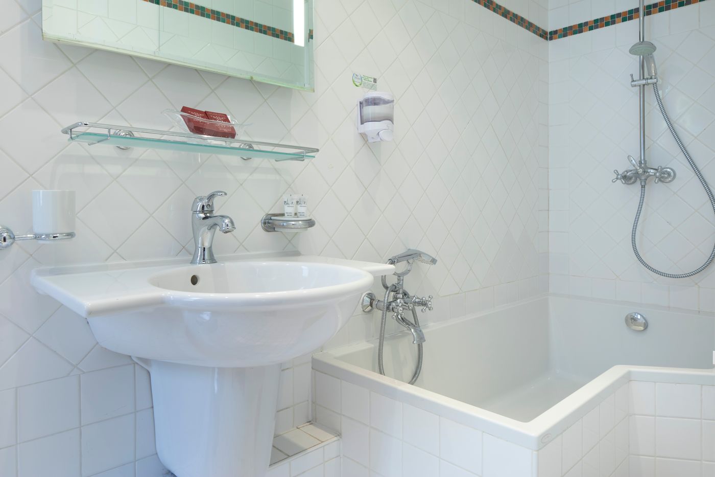 Elysees-Hotel-Room-38