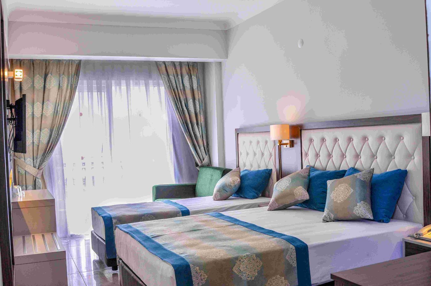 CLEOPATRA GOLDEN BEACH