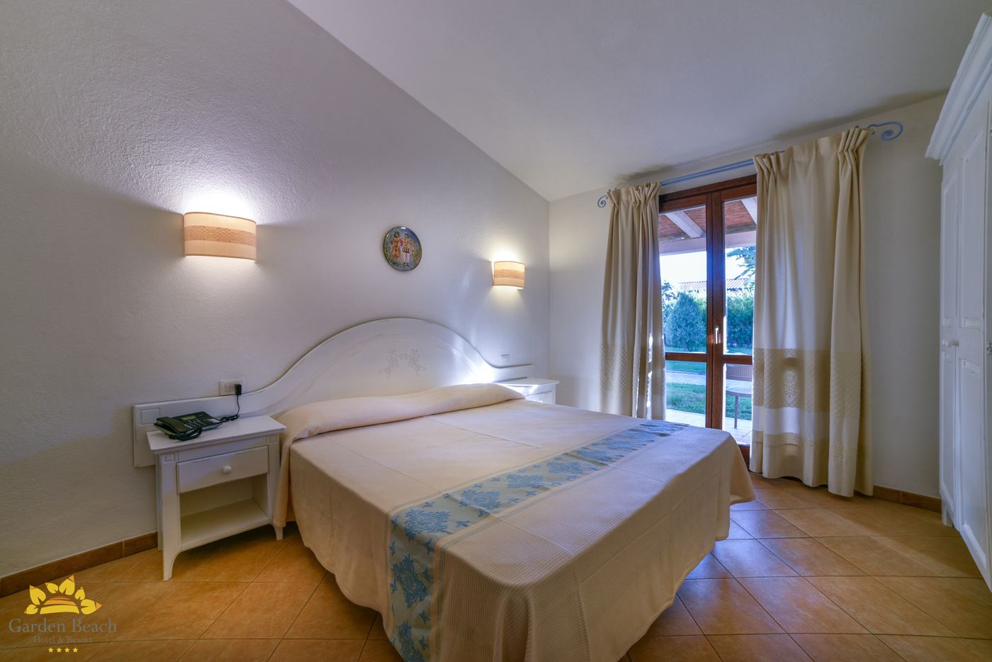 Garden-Beach-Room-19