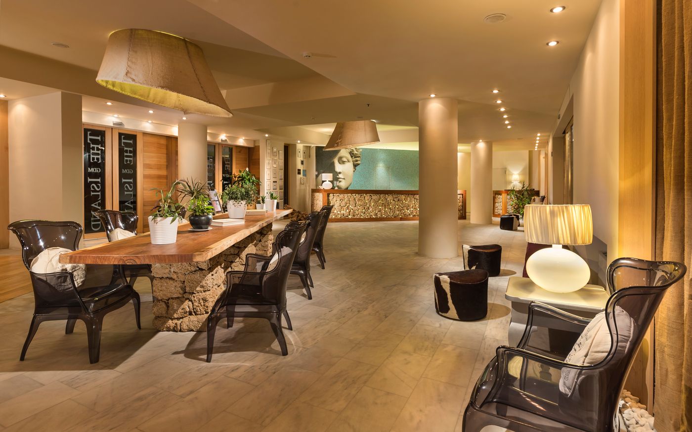 The-Island-Hotel---Adults-Only-Lobby-47