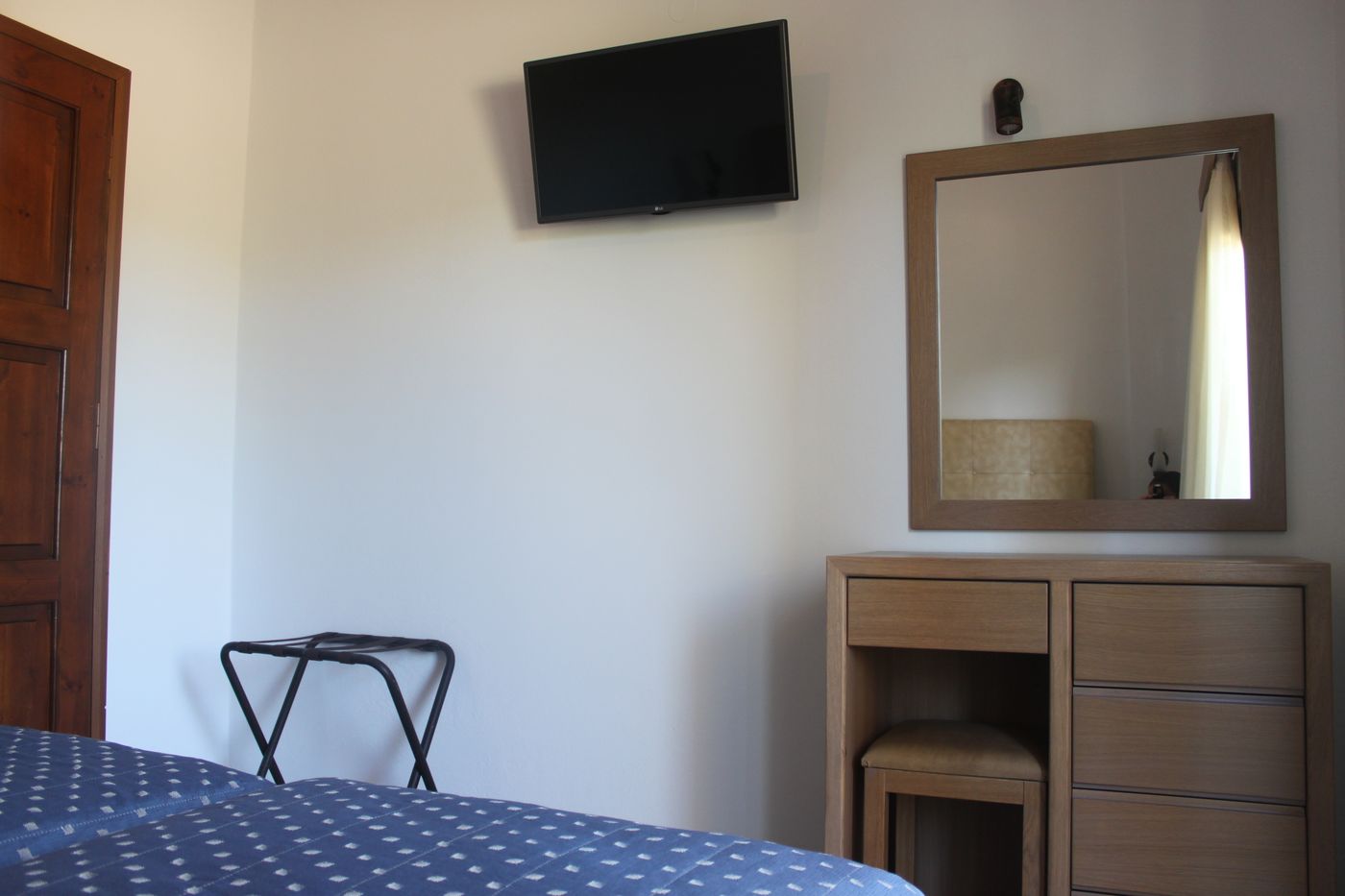 Sunny-Suites-Room-18